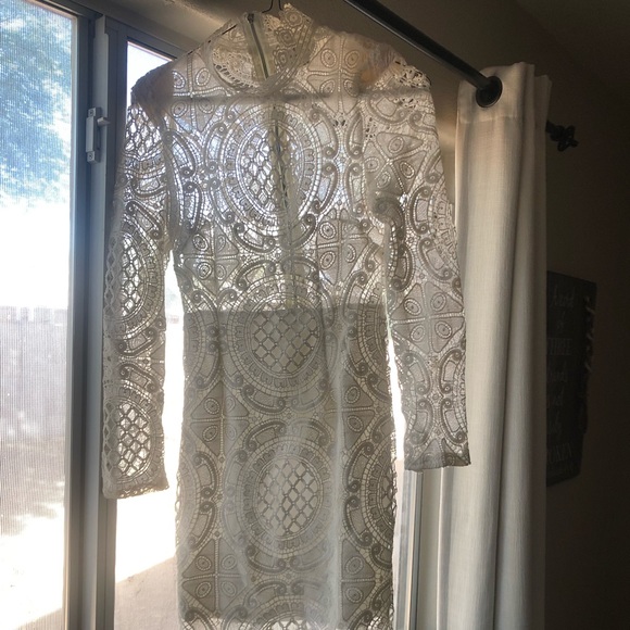 Gorgeous white lace dress! - Picture 4 of 5